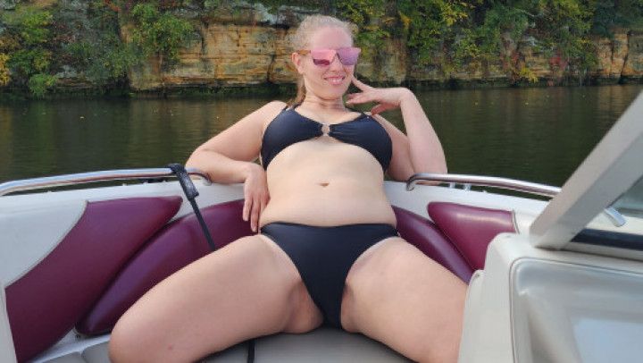 Slut Cheats on husband with neighbor on his boat on the Lake