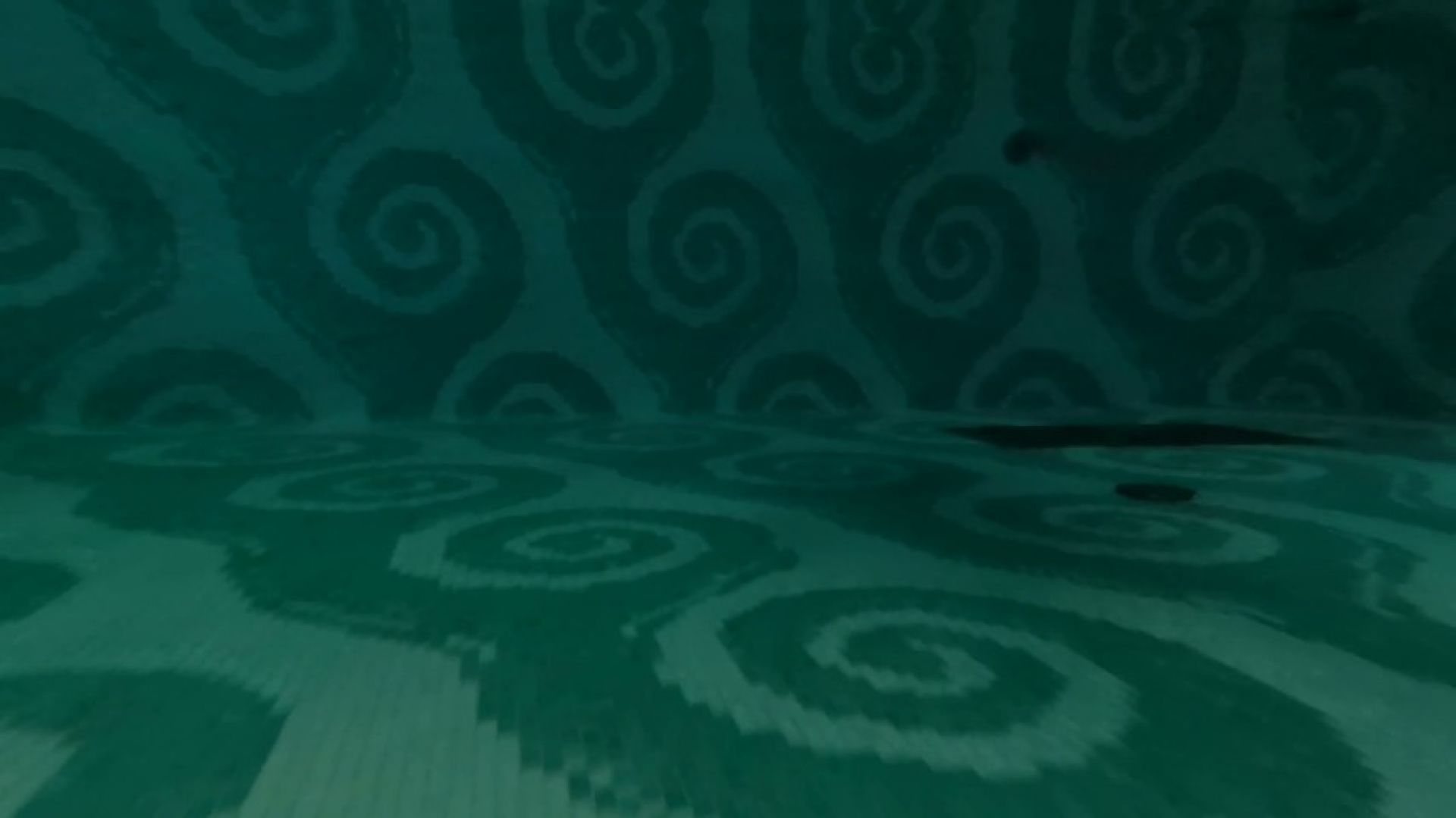 Bikini trying underwater SFW