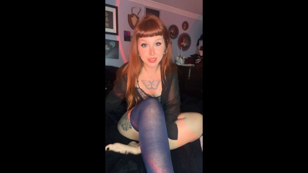 I know youre stealing my socks