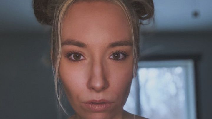 Hot step-mom of 4 rides 7.5 inches