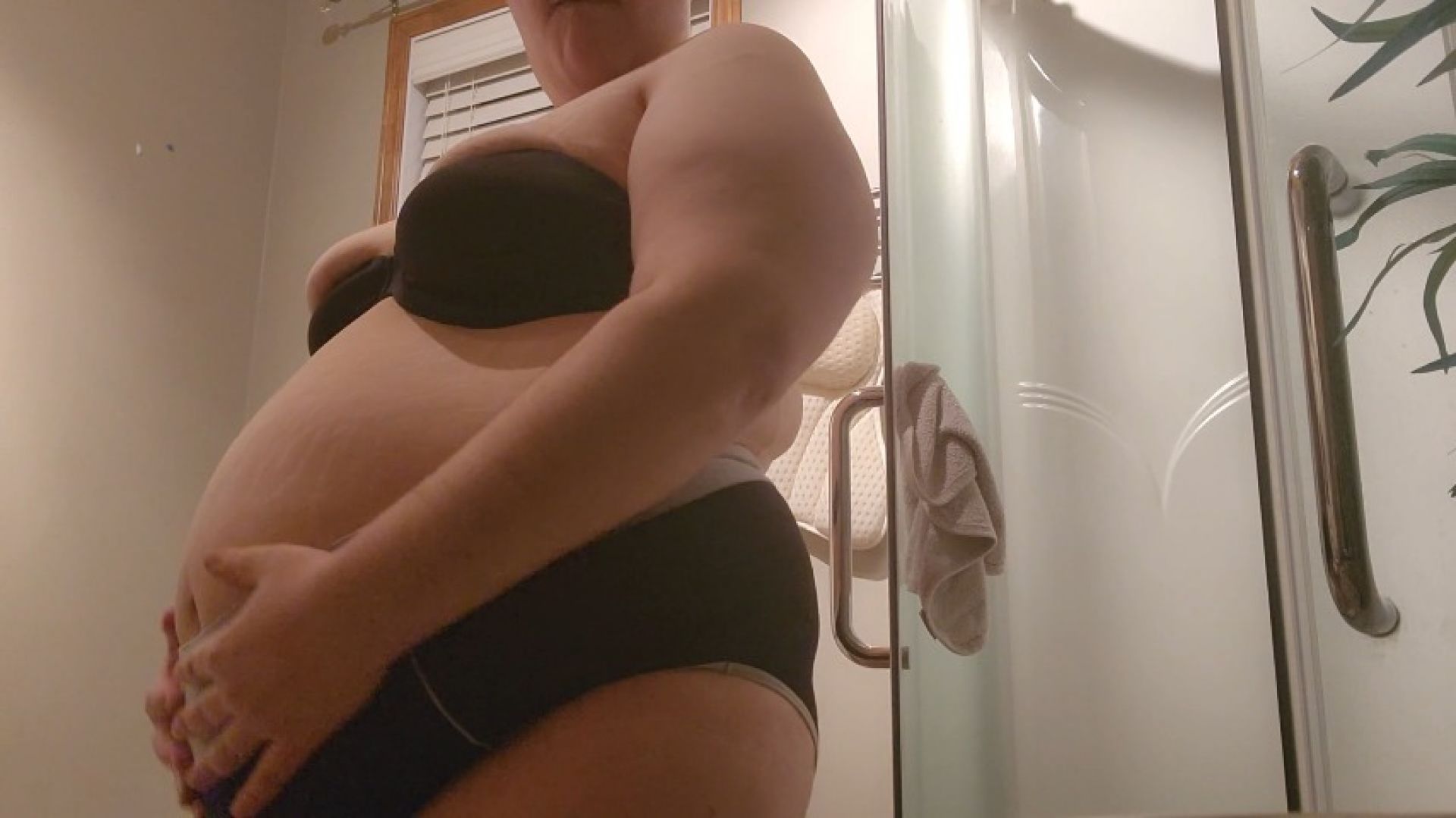 BBW eating before bath BBW belly play