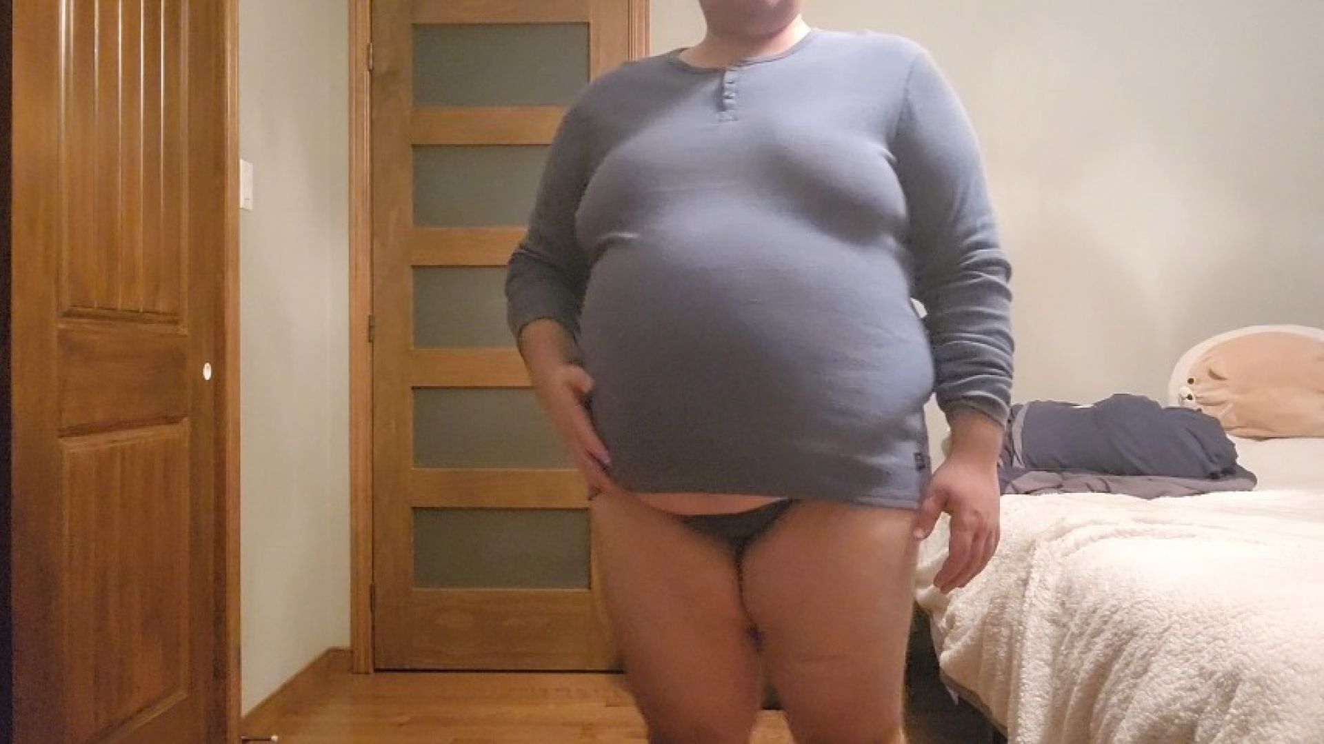Sensual BBW belly play