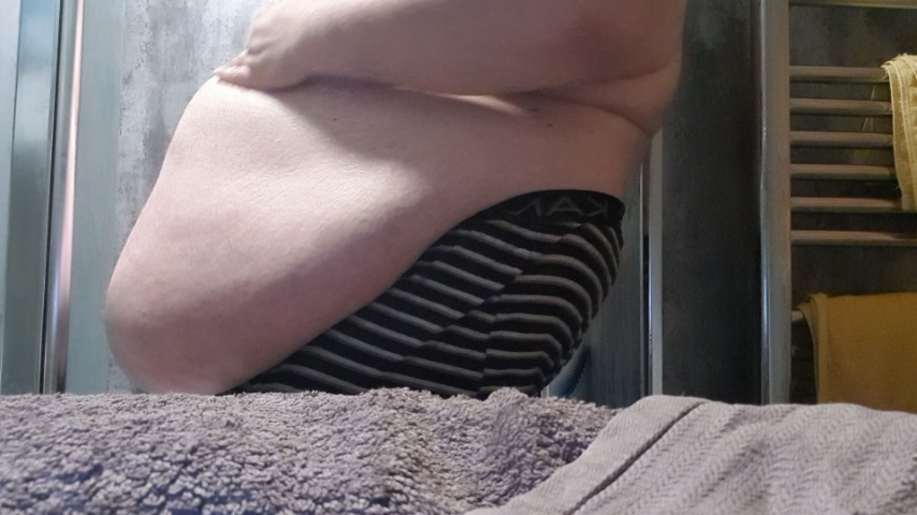 SSBHM 500lbs lotion belly play 2