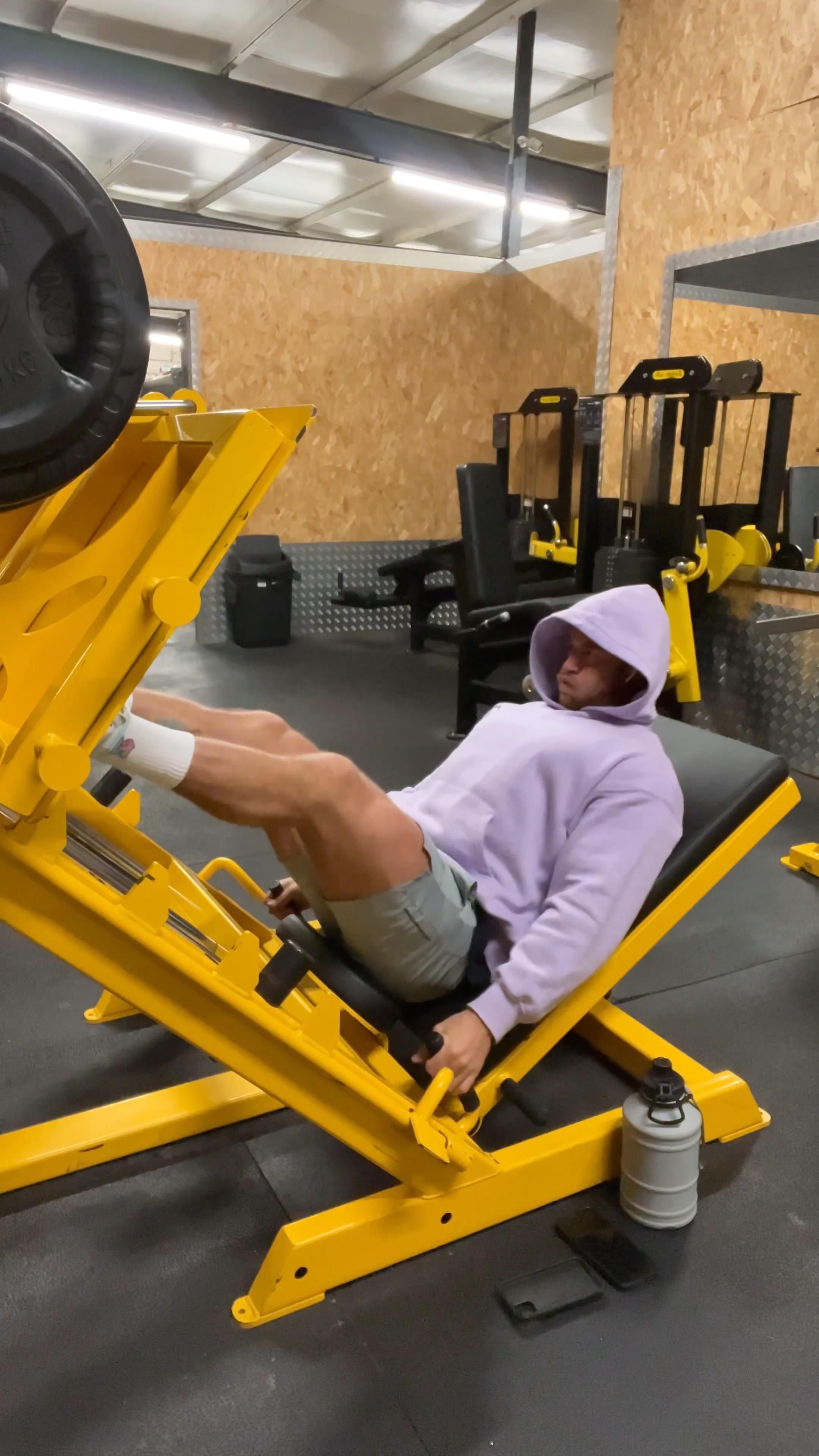 Gym Clip - Heavy Leg Pressing for Thick, Muscular Legs