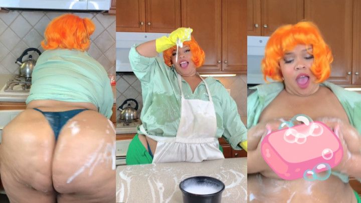 Dexter's step-Mom Naughty Cleaning