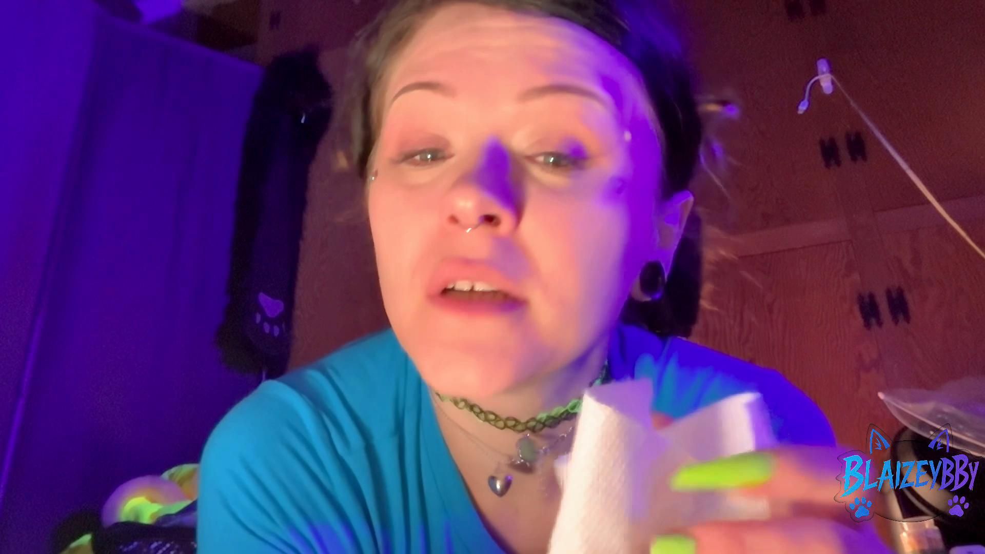 Sneeze face UP CLOSE