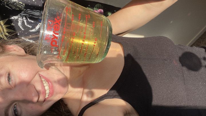 Morning PEE!! See how much I can fill up my measuring cup