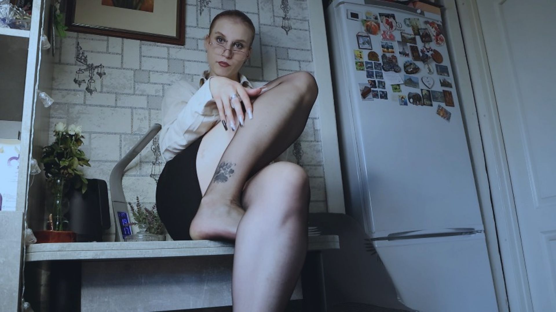 Secretary eats ashes and enjoys it