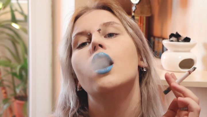 Look, I'm a smoking fetish girl