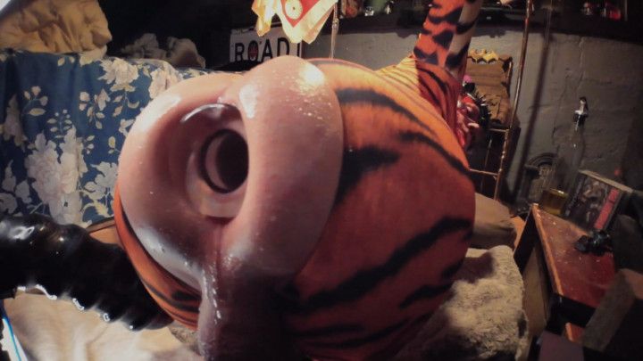 Butt Girl Tiffany Ciskiss Cosplay Tigra Pt 2 Femboy Fucking