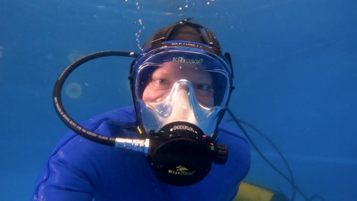 Full face mask underwater handjob