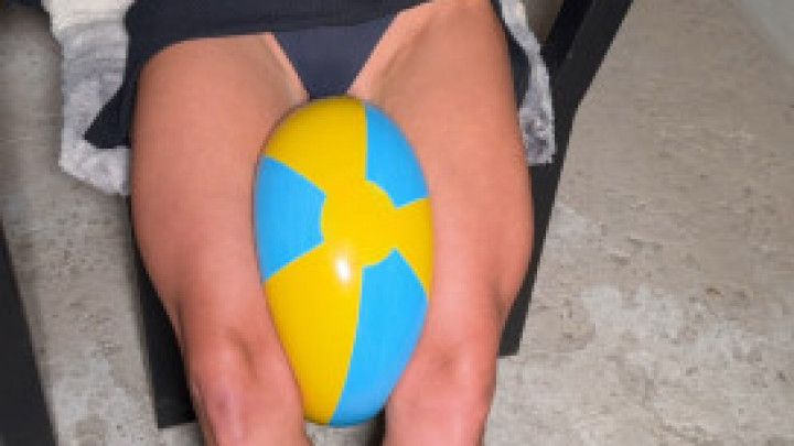 Absolute Legs #16 Beach-Babe-ball-crush or headscissors 4K