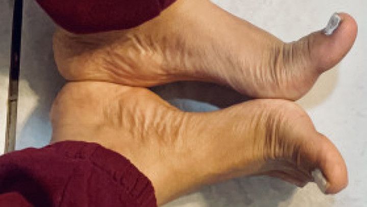 Step-Mommy Needs Her Piggys Done