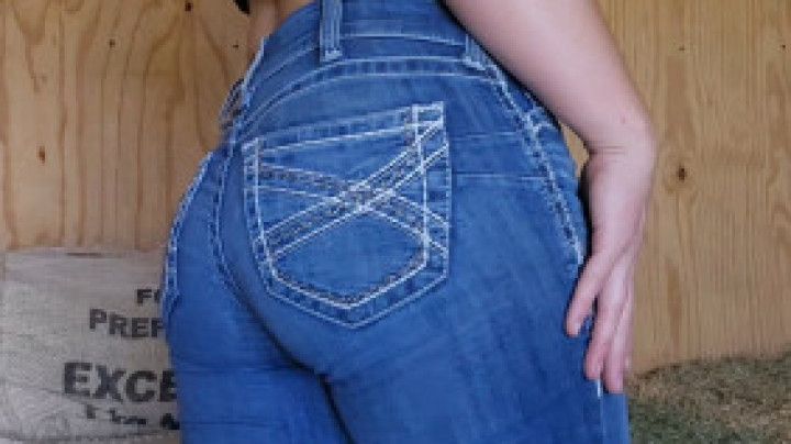 Big ass redhead strips in barn and squirt on boots