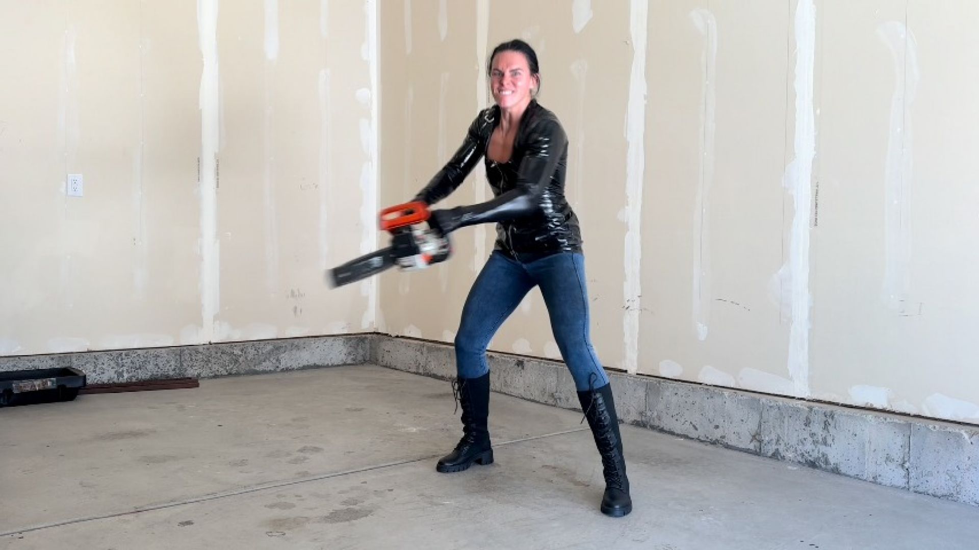 Chainsaw Executrix Ends You