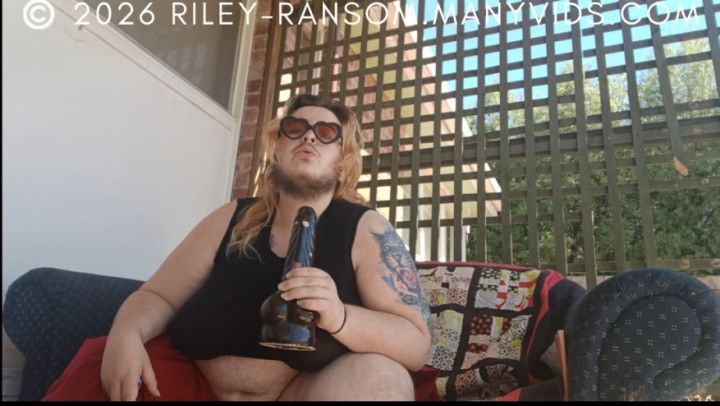 Almost caught smoking &amp; playing with myself in the backyard