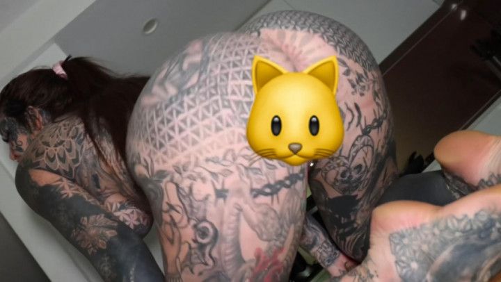 AUSTRALIA'S MOST TATTOED WOMAN AMBER LUKE GET RAILED