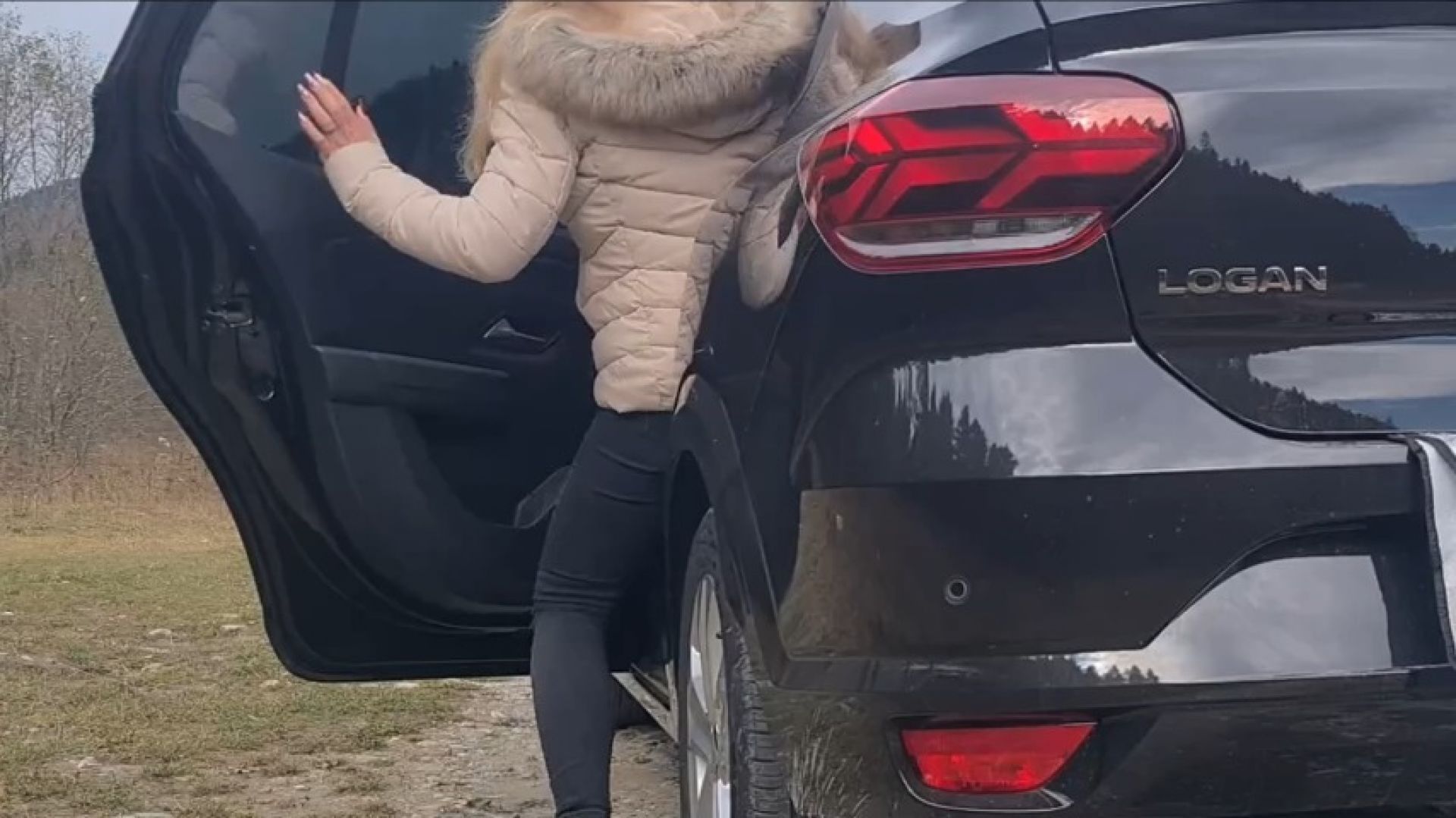 shaking and bouncing the car while i wear winter jacket