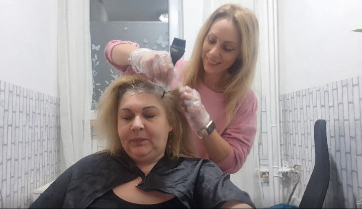 bleaching my friend kendra hair
