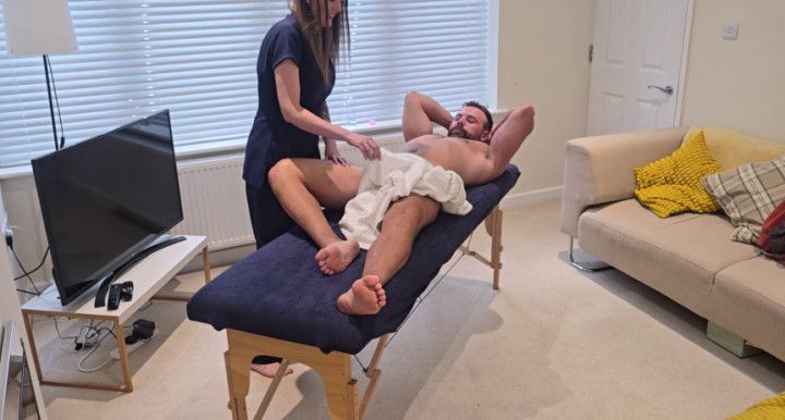 Masseuse Showed Me What Her Real Skills Are