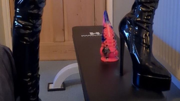 Tentacle dildo full insertion