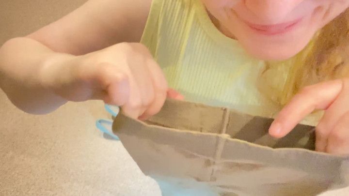 I am wearing and Destroing tights