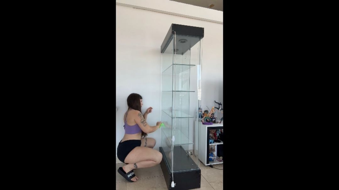 Cleaning my Showcase