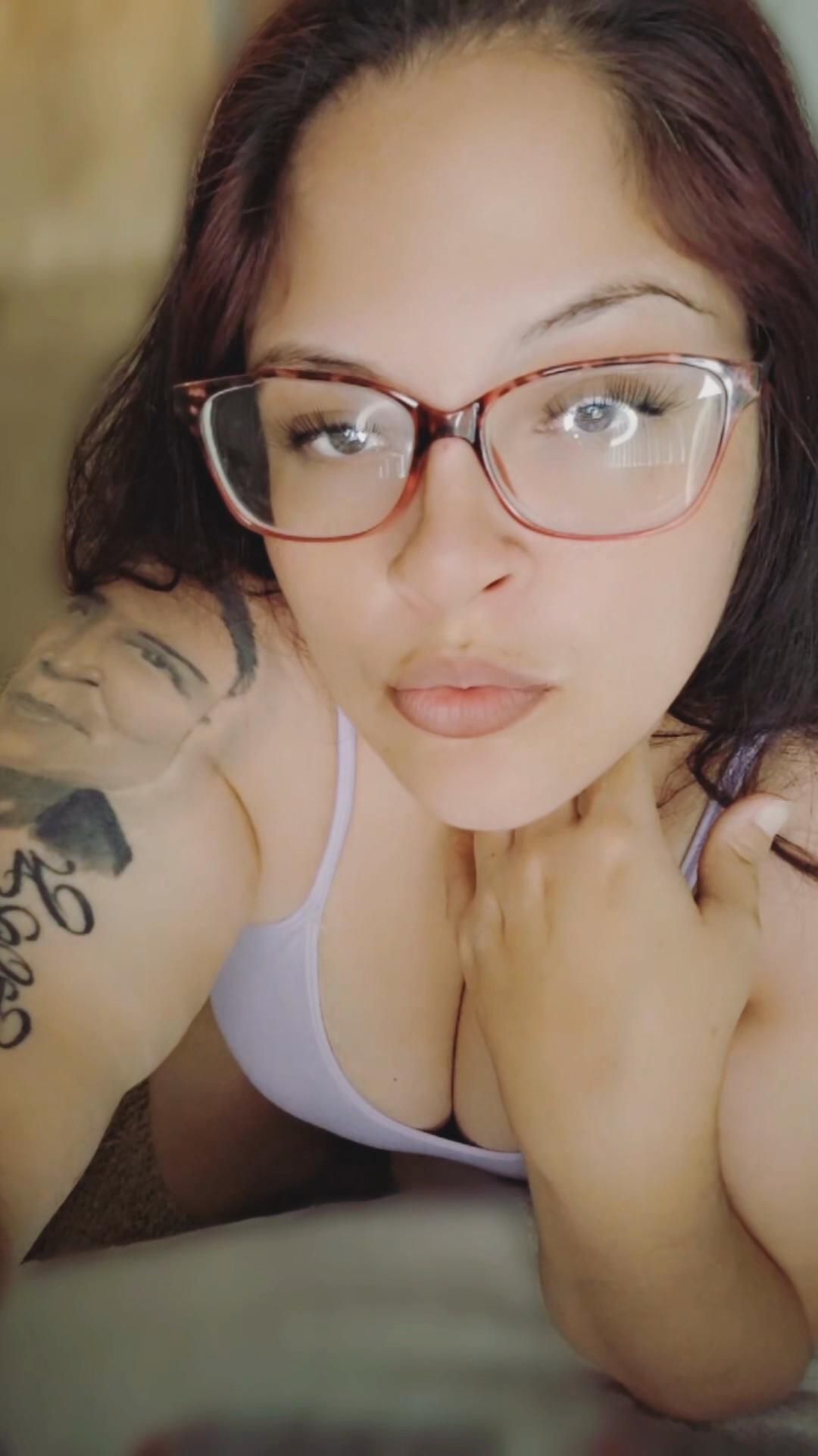 Yve twerks in lingerie