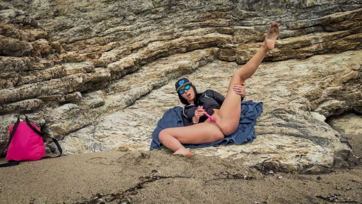 Toying myself at the Beach waiting for someone to walk by