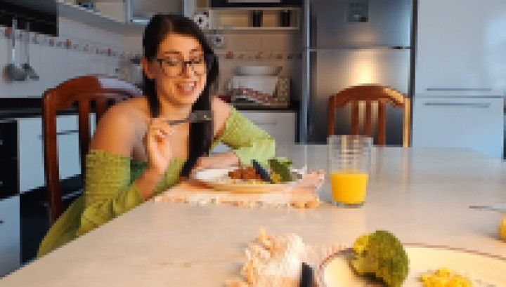 Mommy makes you dinner