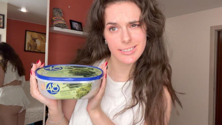 3-Daddy's girl eats something delicious