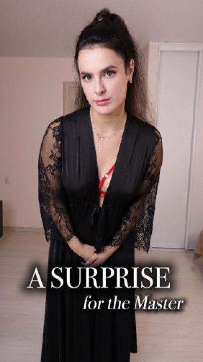 SURPRISE FOR MASTER: STRIPTEASE, MASTURBATION, PUSSY FUCKING