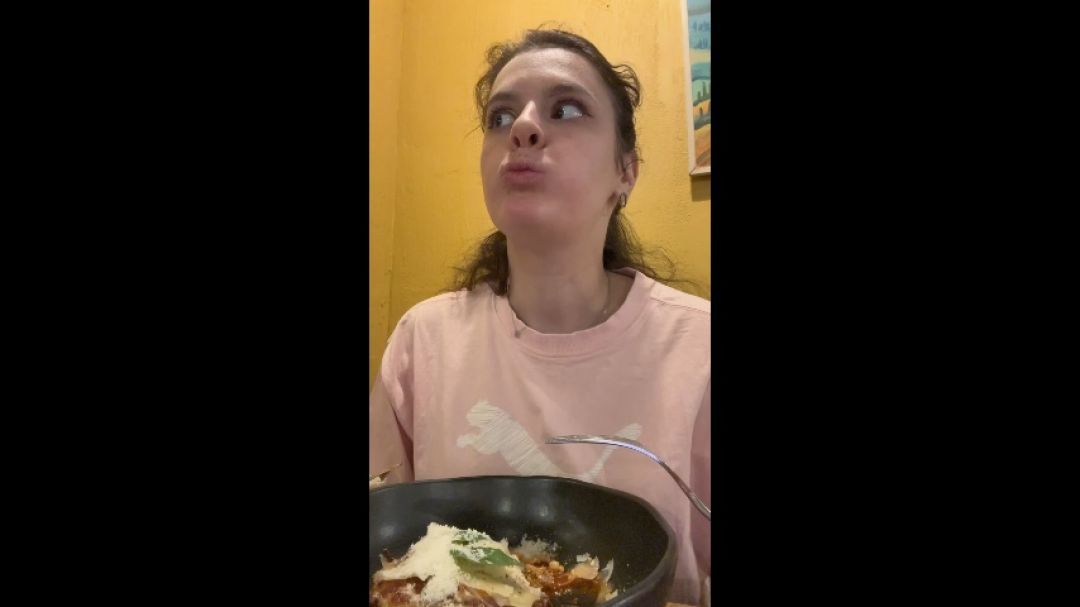 Dinner at an Italian restaurant with your girlfrend