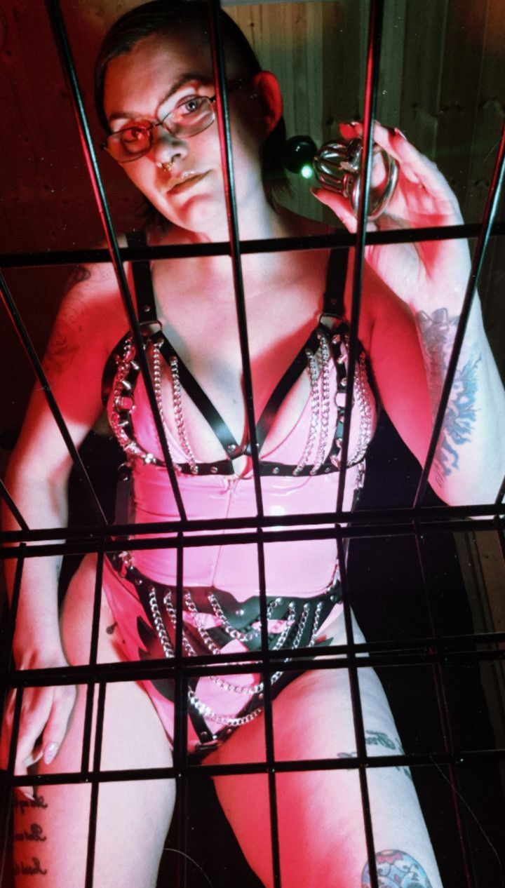 Caged cuck pov