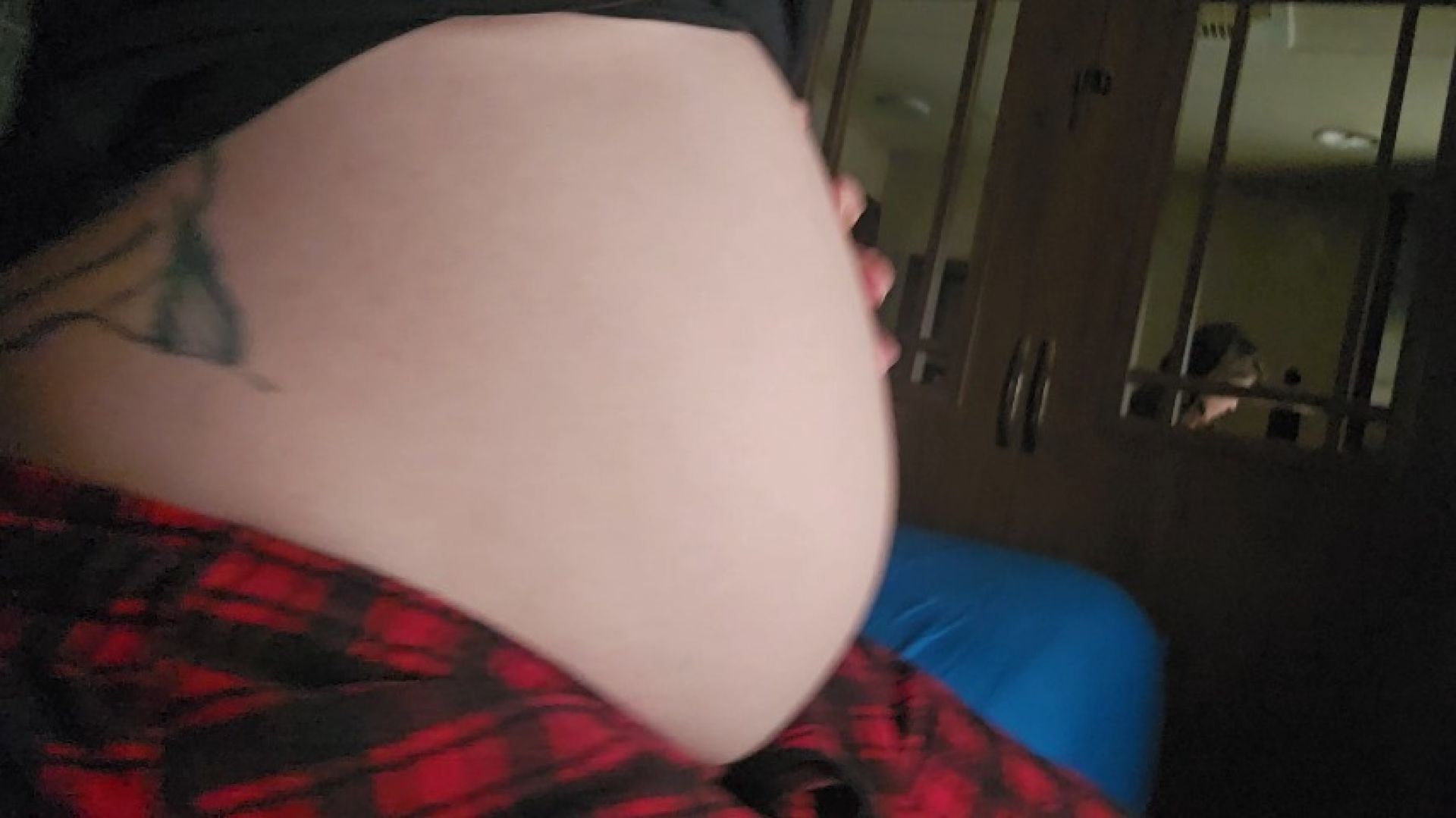 Watch me rub my big pregnant belly