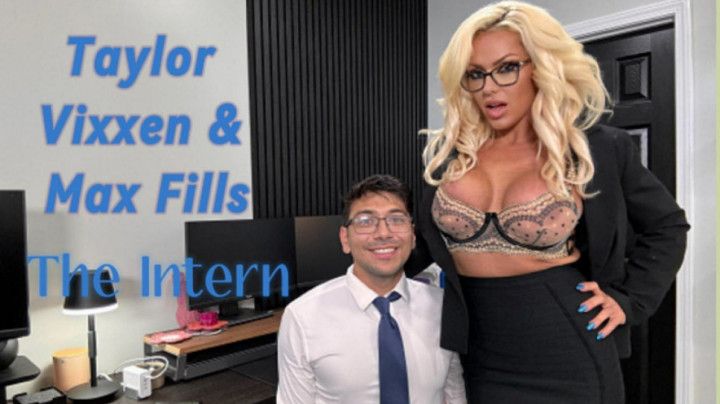 Sexy Boss Makes Her young Intern Fuck Her To Keep His Job