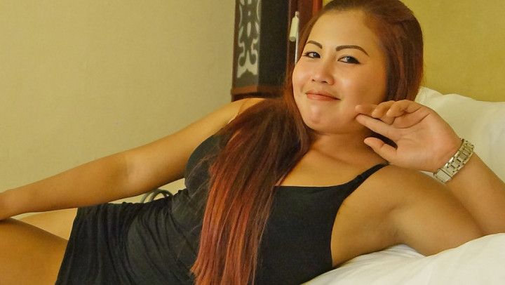 Thick Pinay Gets EXTRA Attention