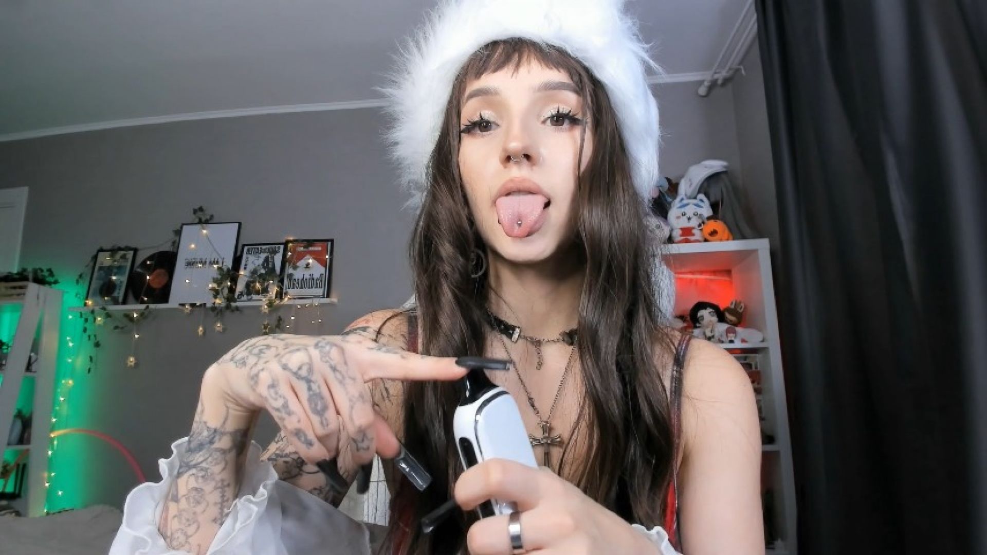 Talking with chat and listening to some good music