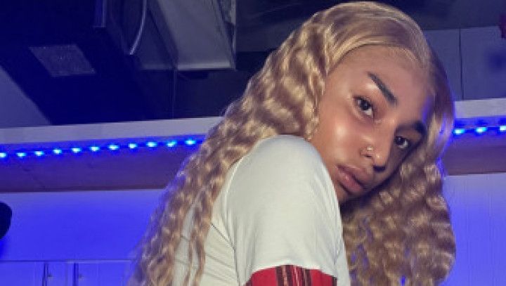 NAUGHTY SCHOOLGIRL SHOOTS LOAD