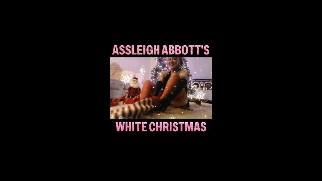 ASSLEIGH ABBOTT CELEBRATES THE HOLIDAYS