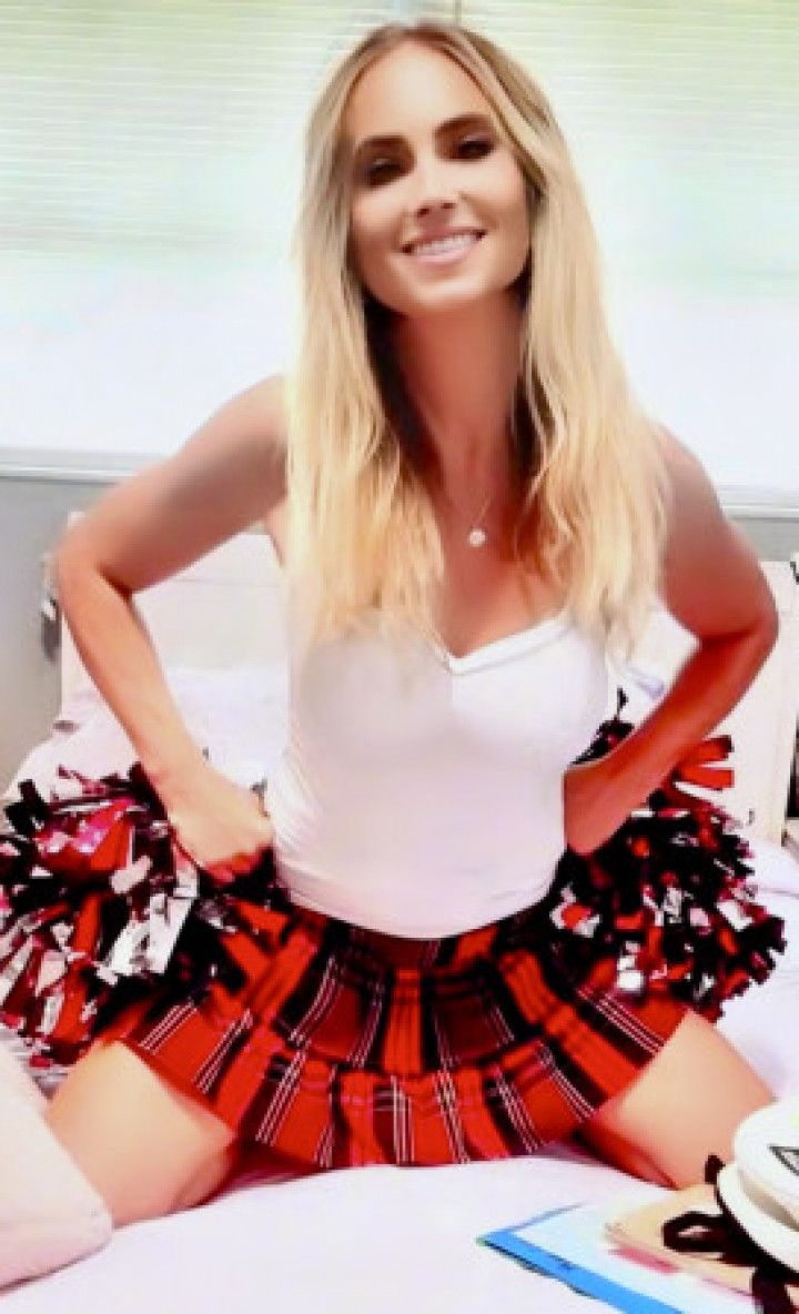 Fucking step-Daddy So He Lets Me Do Cheer