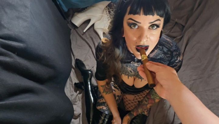 The Cigar Lounge Waitress Who Sucked Me