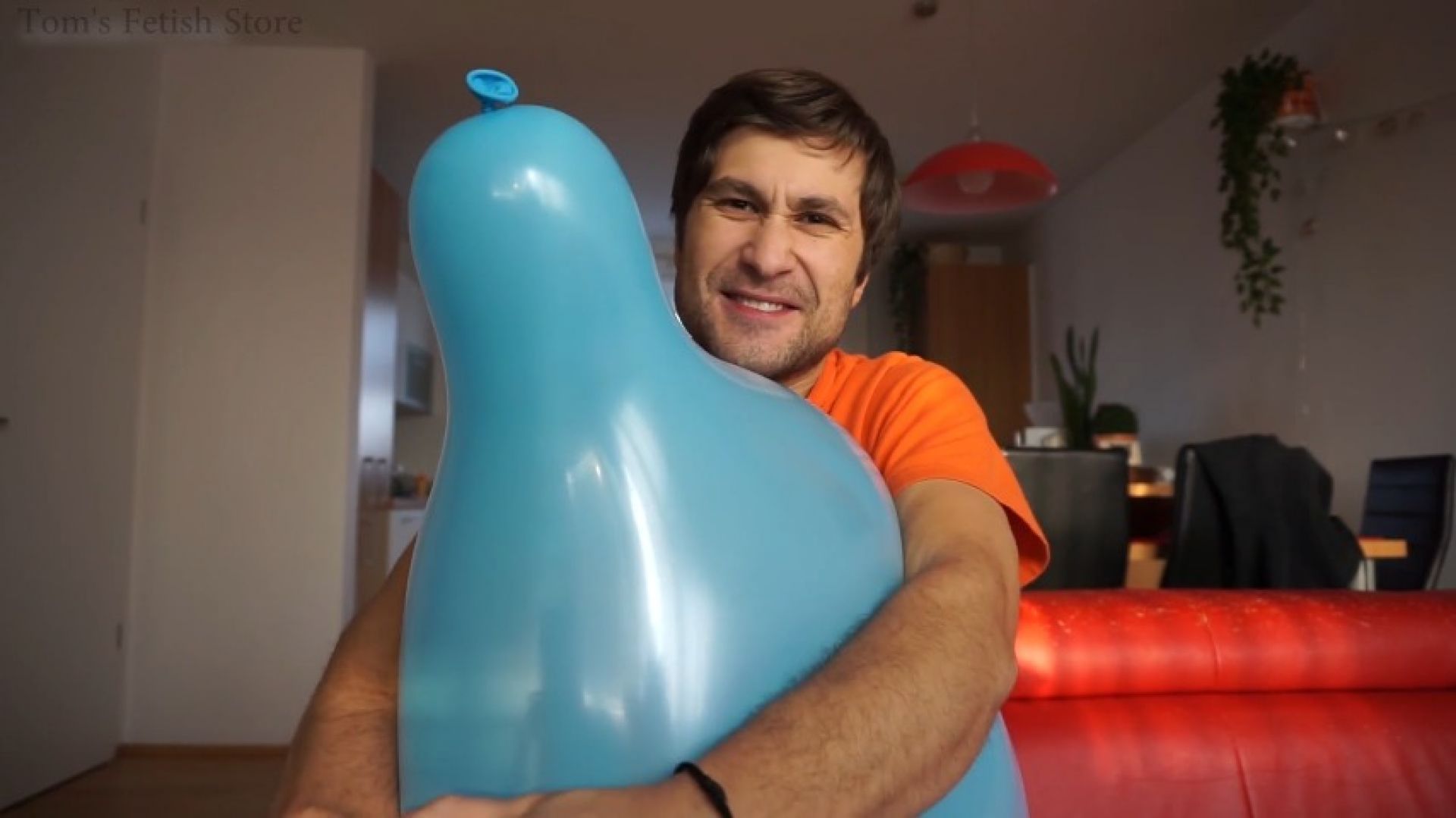 Balloons Squeeze and Ride 1080p - Toms Fetish Store