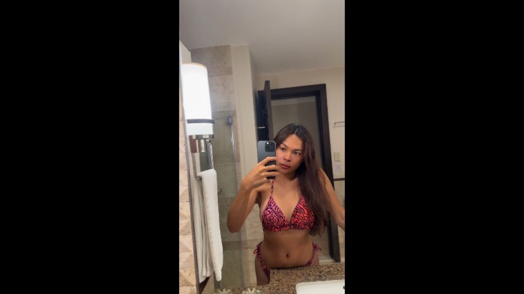 Feeling sexy in the room