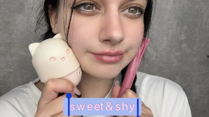 SHY DOLL LOOK