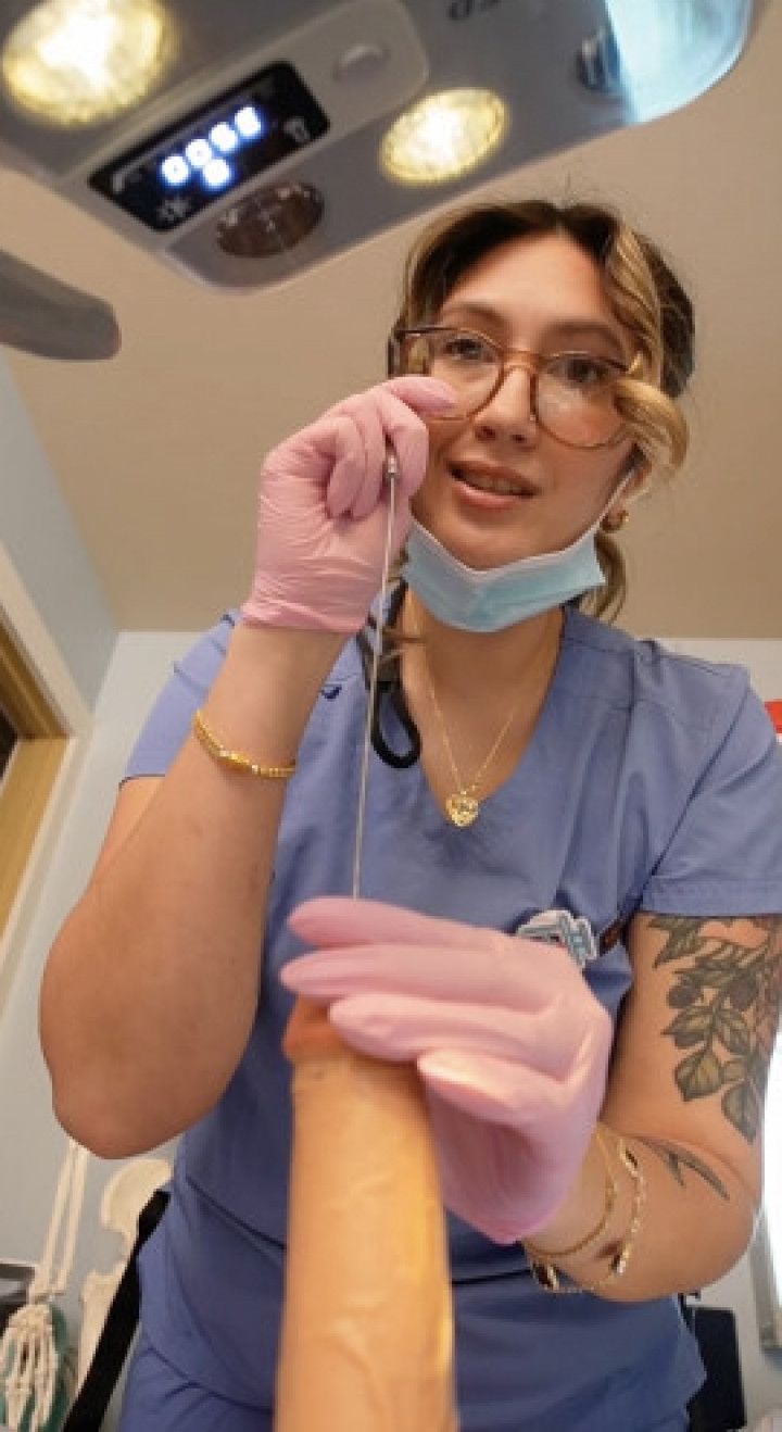 Nice Dentist turns into evil dentist and pegs/sounds you