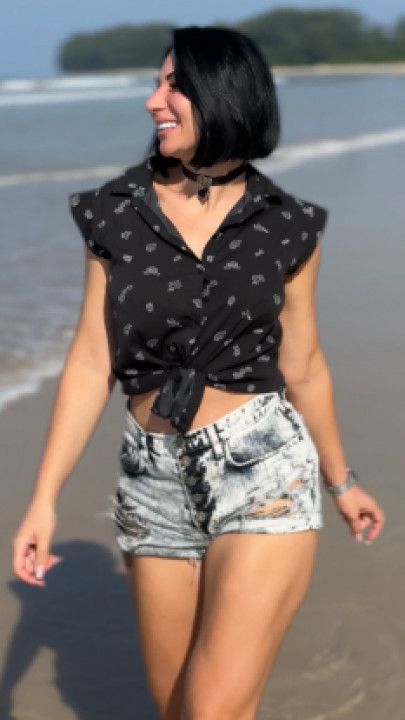Beach Walk with a Busty MILF Outdoor Vibes