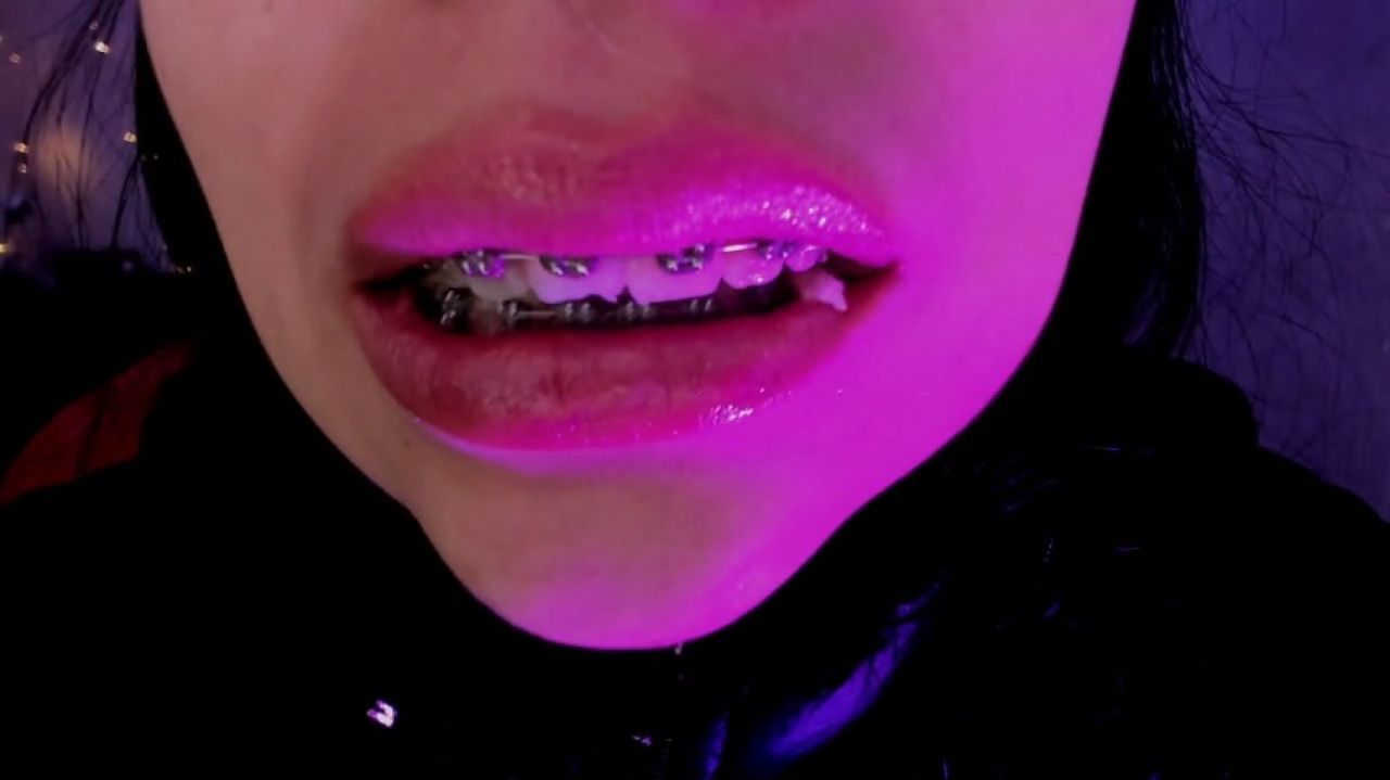 ASMR eating chips  with my braces