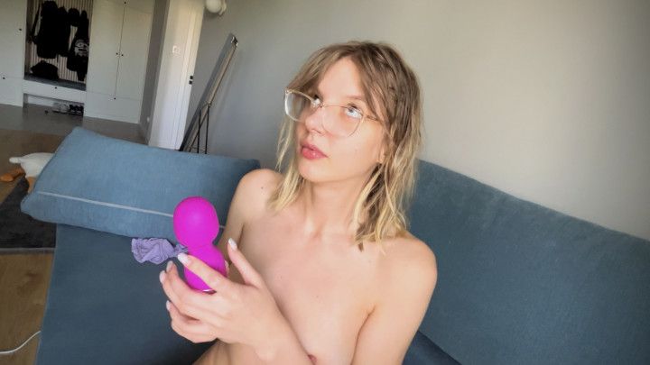 I fuck my girlfriend while she plays with her vibrator