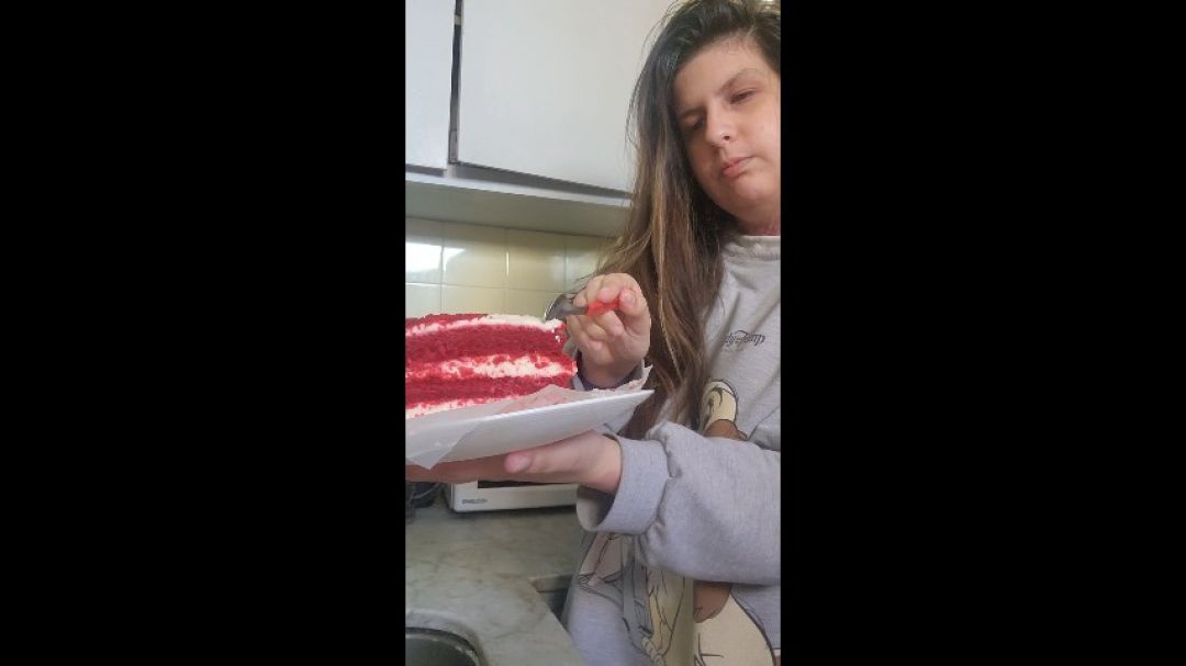 Chubby Latina Girl Tries Red Velvet Cake for the First Time